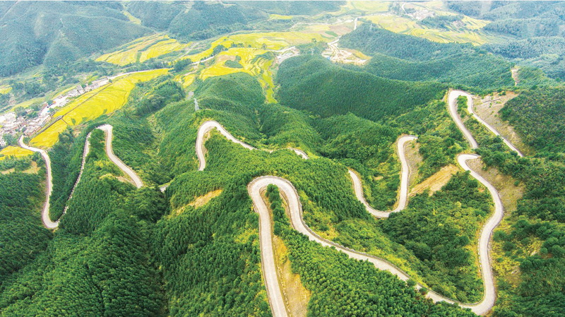 連山黑山盤(pán)山公路